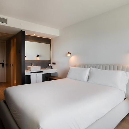 Hotel Sb Win 4 Sup Sant Feliu de Llobregat Dış mekan fotoğraf
